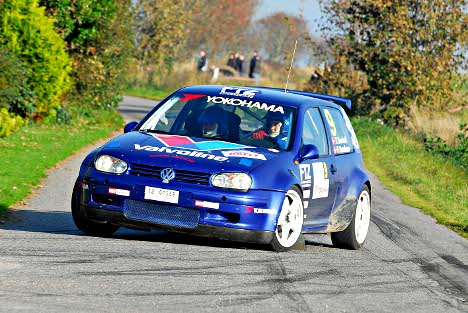 Tim Svanholt og Per Henriksen lagde hårdt ud, vandt alle den første dags rallyprøver og førte med 47 sekunder ved starten på andendagen, men fik siden tekniske problemer og måtte nøjes med andenpladsen i den vestjyske semifinale.